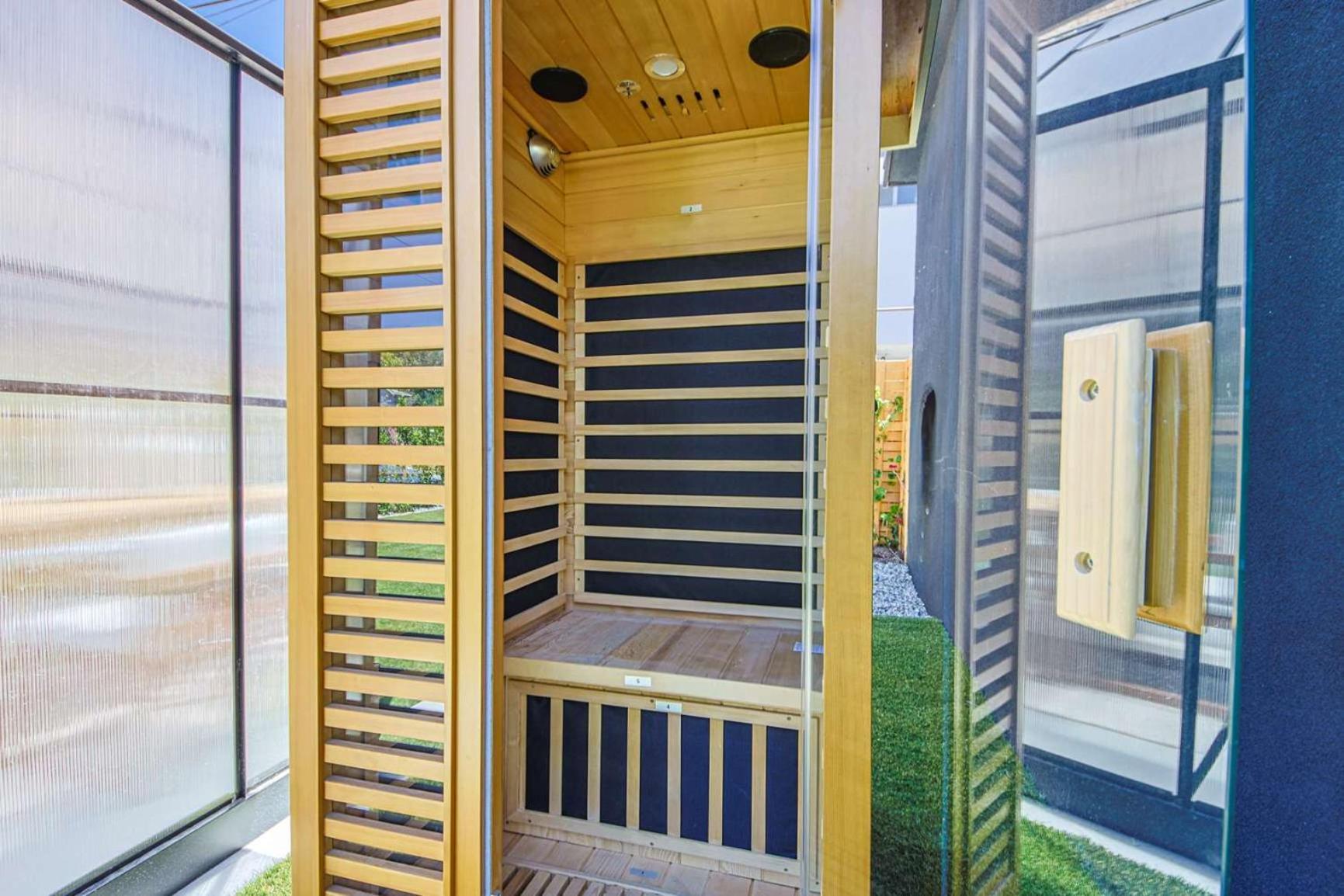 Modern W Jacuzzi Sauna&garden Ferienhaus